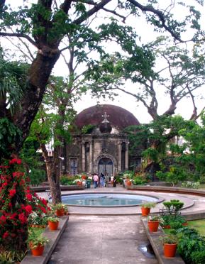 Manila Çin Mezarlığı; bakımlı, şık, turistik