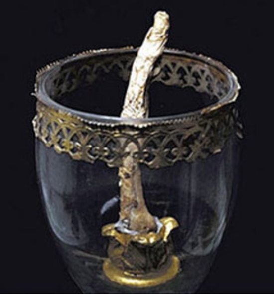 Galileo'nun "hala" gökyüzüne uzanan parmağı
