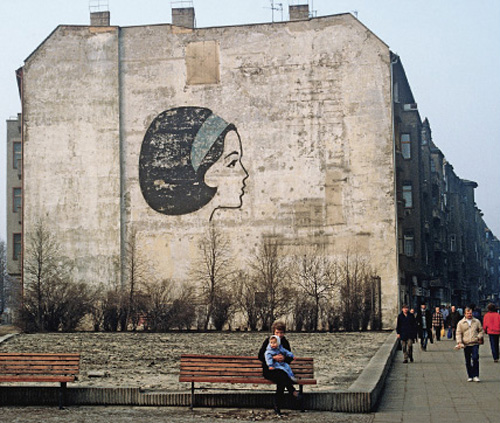 Doğu Alman Alt Kültür Örnekleri II – Dada, Berlin ve duvardaki delik